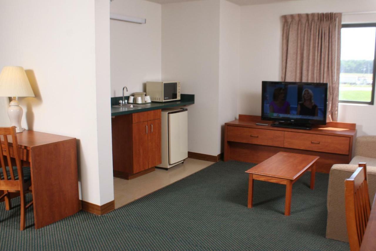 Centerstone Inn & Suites Carlyle ภายนอก รูปภาพ